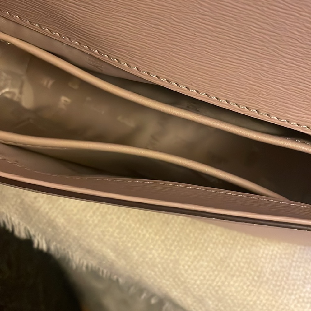 NWT DKNY crossbody - Picture 7 of 7